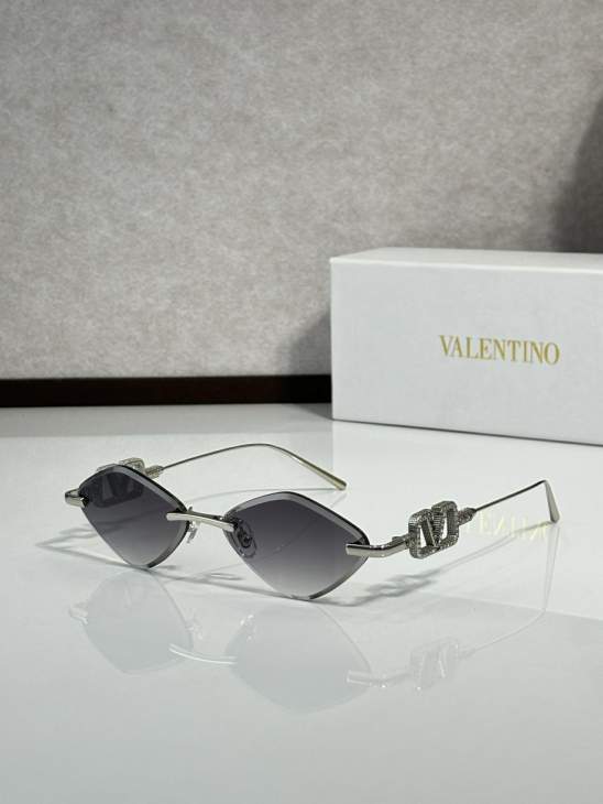 Picture of Valentino Sunglasses _SKUfw75841076fw